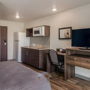 WoodSpring Suites Downers Grove - Chicago