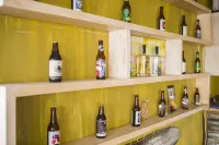 ArkaBarka Floating Hostel - bar