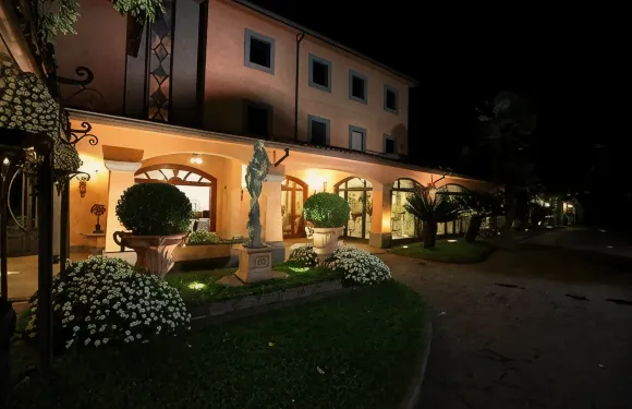 博爾戈安蒂酒店