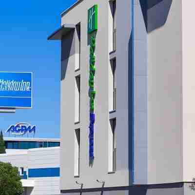 Holiday Inn Express Toulon - Est Hotel Exterior