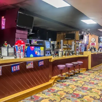 Cedar Stables Inn & Suites
