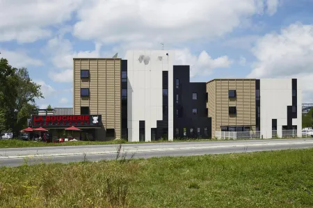 Kyriad Prestige Pau - ZÉNITH - Palais des Sports Отели в г. Пау