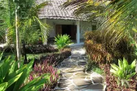 Deluxe Villa with Garden Pool with Service Staff 150mt from the Sea