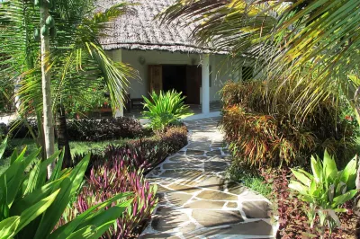 Deluxe Villa with Garden Pool with Service Staff 150mt from the Sea