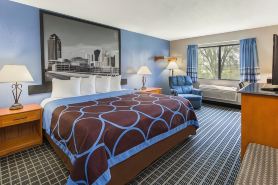 Super 8 by Wyndham Iowa City/Coralville