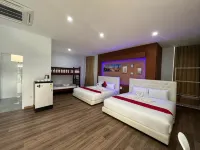 River Grand Hotel : โรงแรมริเวอร์แกรนด์