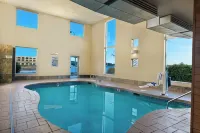 Oxford Suites Silverdale - Pools