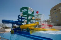 Sunrise Oasis Hotel & Waterpark - Beach