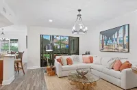 A resort property with plenty of amenities and close to downtown Naples
