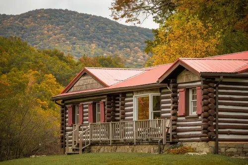 Springmaid Mountain Retreat & Stables Hotels in Mitchell County