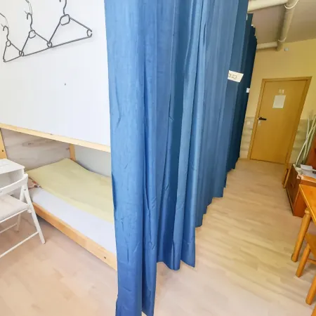 Tokyo Vibes - Hostel with More Privacy, Self Check-IN