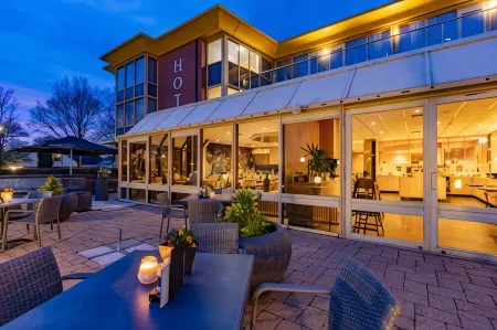 Fletcher Hotel-Restaurant Langewold Отели в г. Норденвелд