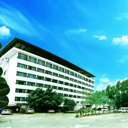 Khon Kaen Hotel Отели рядом с достопримечательностью «Туек Ком»