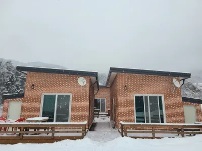 Hoengseong Hyeonju's Bed and Breakfast Các khách sạn gần Hoengseong Welli Hilli Park Ski Resort