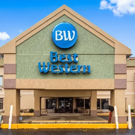 Best Western Crossroads Inn