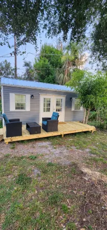 Cozy Tiny Home in Port Charlotte FL Отели рядом с достопримечательностью «Кидстар Парк»