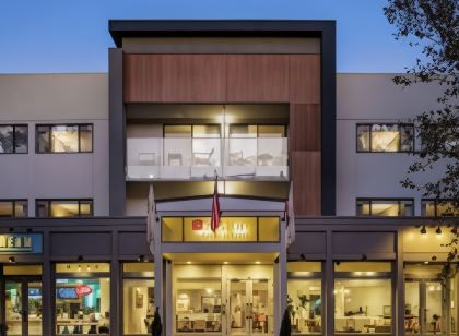 힐튼 가든 인 데이비스 다운타운