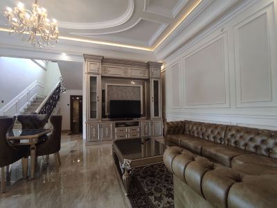 Villa Syariah Muvida Dengan Kolam Renang di Tengah Kota