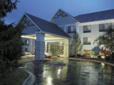 Wildwood Lodge Hotels in Pewaukee