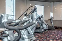 Grand Hotel & Conference Centre Calgary Airport, an Ascend Collection Hotel - Gym