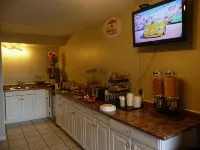 Super 8 by Wyndham Kamloops East - Bữa sáng