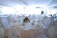 Riverside Hotel - Desayuno