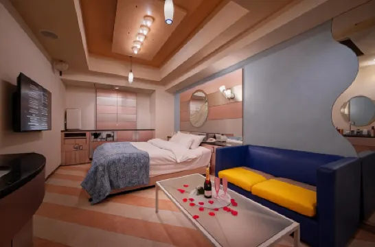 格蘭德花園飯店-限成人