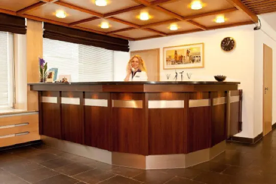 Hotel Royal Отели рядом с достопримечательностью «Церковь Святого Михаила»