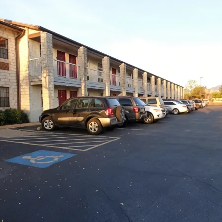 Windcrest Inn and Suites