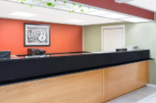 Super 8 by Wyndham Dothan