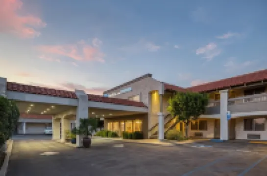 SureStay Hotel by Best Western Camarillo