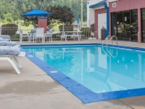 Mountain Inn & Suites Hotels in Erwin