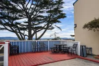 Bay Breeze Inn