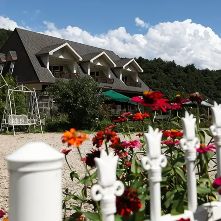 Pyeongchang Flanders Dog Pension Отели рядом с достопримечательностью «Ферма Herbnara»