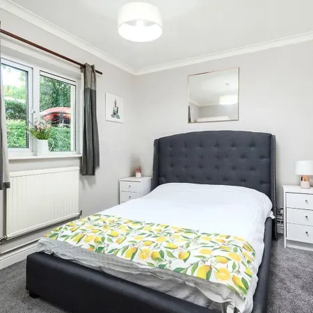 Cozy One-bedroom Flat in Slough