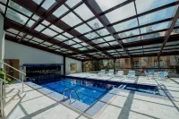 Wish Serrano Resort - Pools
