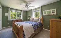 Cozy River Cabin - Sleeps 12 - Hot Tub - EV - Trails & Stevens Pass Nearby