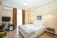 Betsy's Hotel