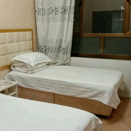 Zhangwu Station Front Express Hotel