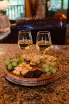 Luxurious, Romantic, Cozy Cabin/Great Reviews/Close to Town/Clean/Hot tub! - Romantic