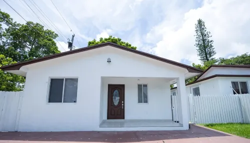 Charming 2-bedroom house in Miami, minutes from the city's most touristic spots. - Bungalows