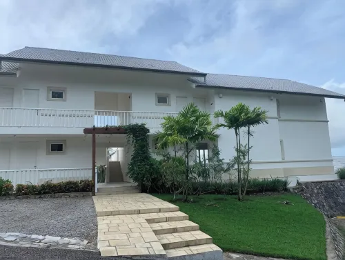Vista Mare Ocean View Spacious 2-Bedroom