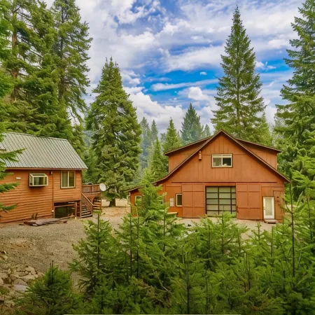 Gorgeous Lakeside Barnhouse + Sauna!