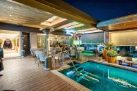 K Tower Boutique Hotel by Lucerna - Swimmingpools