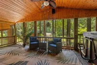 Northwoods Ln Cabin in Clear Creek by Tranquility Retreats