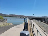 Cozy Cottage: Panoramic Lake Views, WiFi, Deck