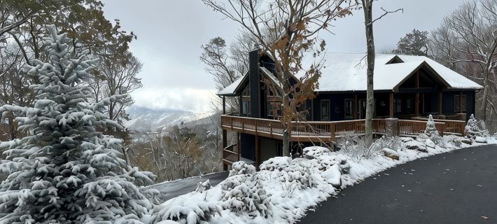 Mountain View’s with Hot Tub & Pool Table on Beech Mountain. Sleeps 10. Hotels in Avery County