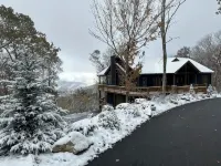 Mountain View’s with Hot Tub & Pool Table on Beech Mountain. Sleeps 10. - 4-Star
