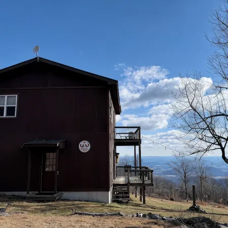 Relax at 3100 feet and enjoy the peace and tranquility