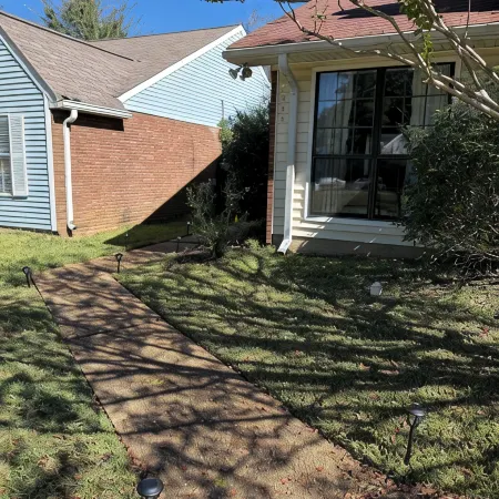 Convenient & Renovated 2BD/2BA house near Reservoir, Fenced Backyard, King Bed